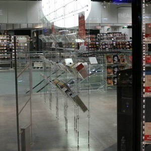 Meuble de magasin transparent